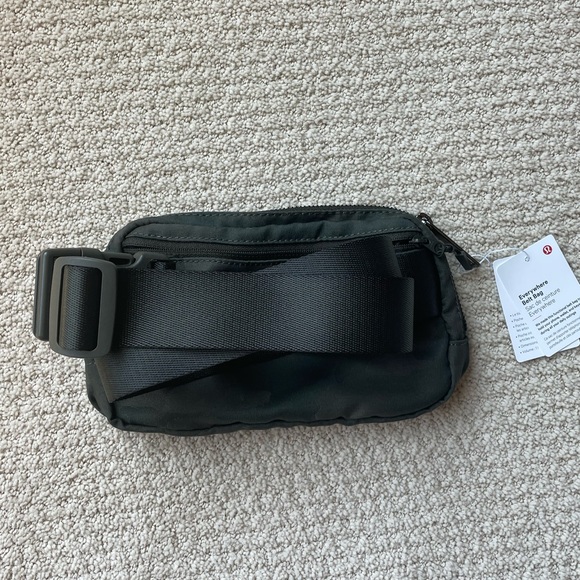 lululemon everywhere belt bag - Picture 2 of 9